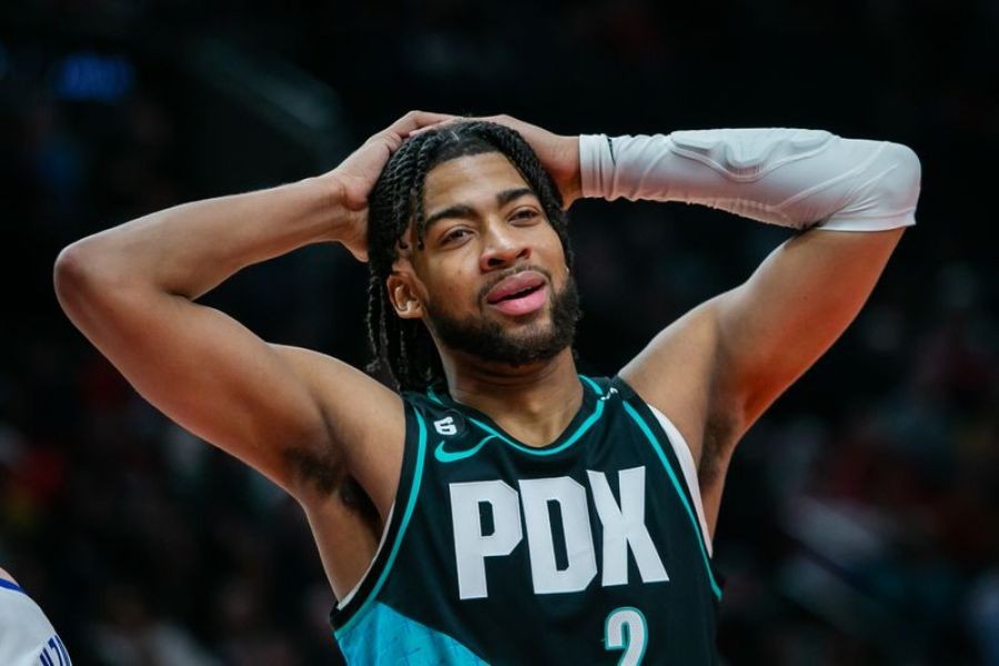 乐鱼包含转会期波特兰开拓者调整名单以备NBA季后赛；战术微调环节打磨；气氛紧张；年轻球员得到机会的词条