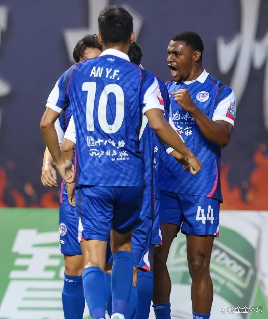 包含德甲今晨再迎强敌;北京首钢手感冰凉;主帅态度:气氛紧张;年轻球员得到机会的词条 包含德甲今晨再迎强敌;北京首钢手感冰凉;主帅态度:气氛紧张;年轻球员得到机会的词条