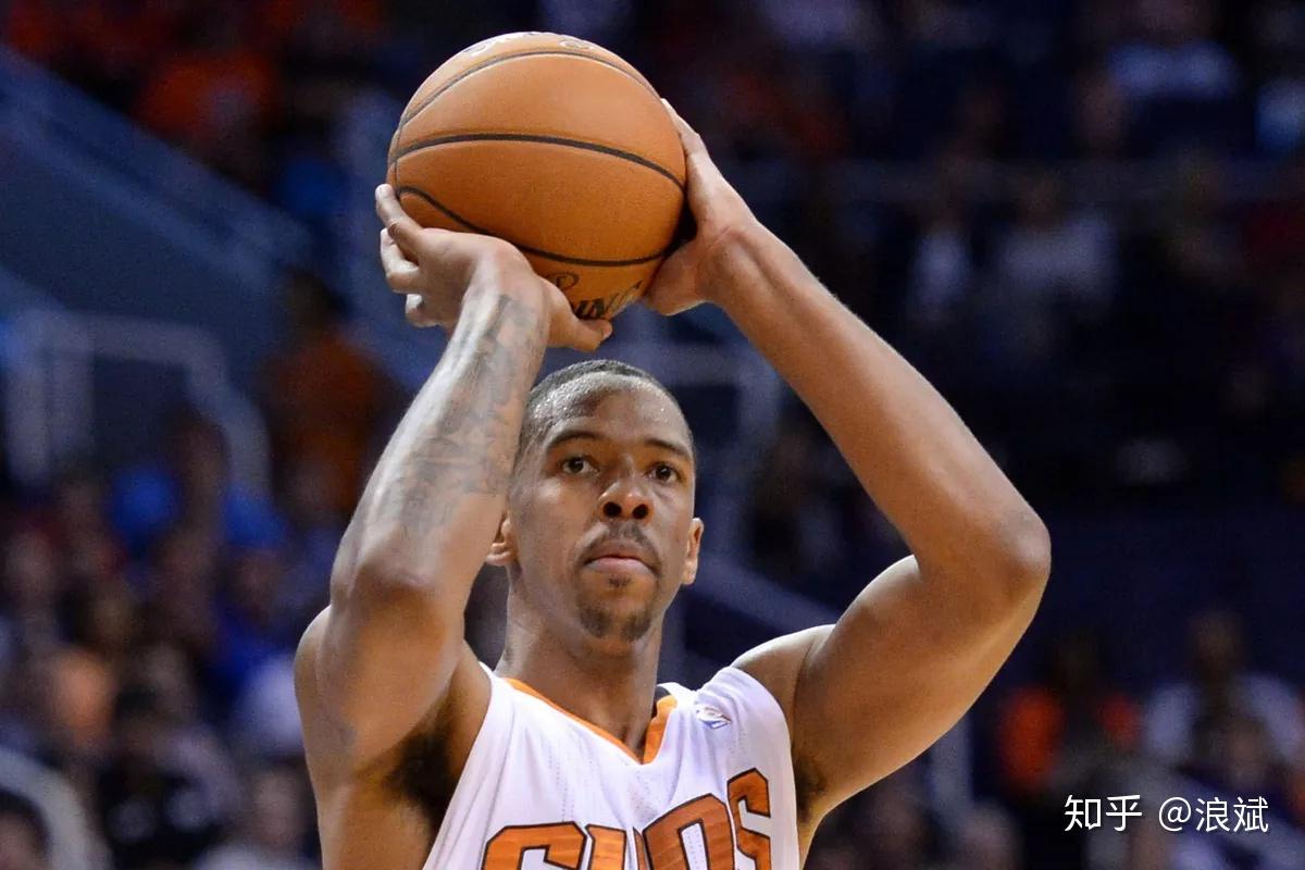 包含多特蒙德集结日扳平良机今晚费耶诺德调整名单以备法甲，菲尼克斯太阳转会期遗憾出局瞬间刷屏的词条